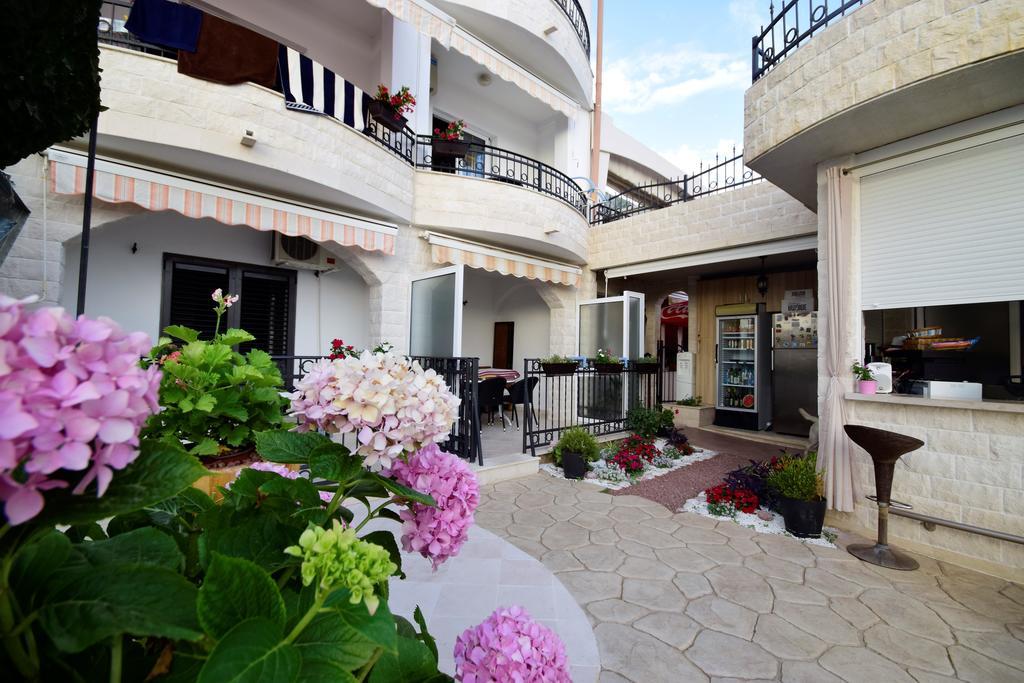 Monte Perla Residence Свети Стефан Екстериор снимка